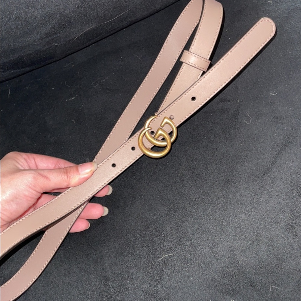 Authentic mauve Gucci belt. Small emblem